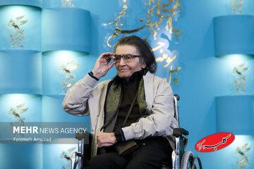 بدرقه رضا رویگری در جمع محدودی از هنرمندان؛ او را تنها گذاشتند/ عکس