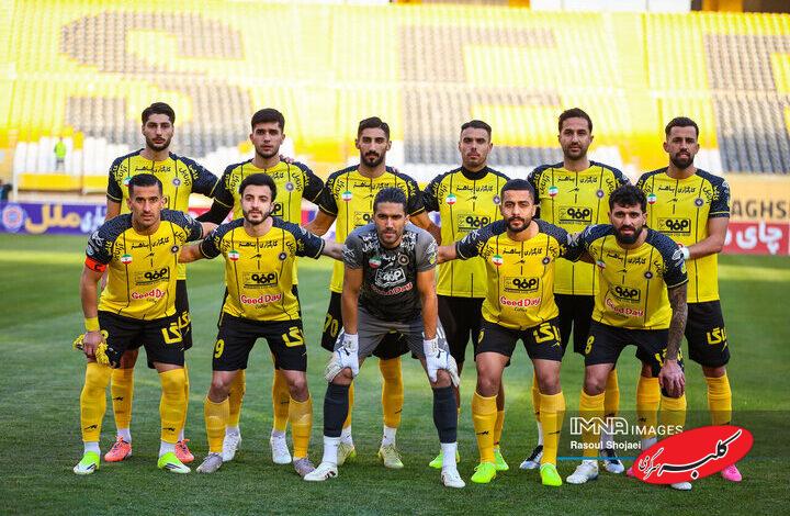 تیم فوتبال سپاهان راهی قطر شد + عکس