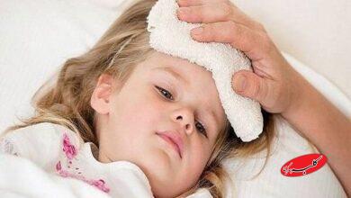 دوش آب سرد، کودک تبدار را وارد شوک میکند