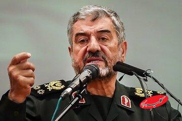 هشدار تند سردار جعفری به ترامپ: نمیتوان روی دیوانگی و بیعقلی او حساب کرد/ تهدیدات ترامپ صرفاً دیوانگی محض است