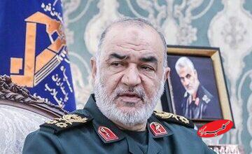 تصویری از اعطای درجه سپهبدی به خانواده شهید سلامی/ گفت و گوی سردار پاکپور و دختر شهید سلامی درباره چه بود؟