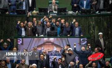 آمریکا با علم به شروط ایران پای مذاکره آمده است؛ کاهش سطح غنیسازی در قبال لغو تحریمها/ جمهوری اسلامی در عمل حرف خود را به آمریکاییها دیکته میکند