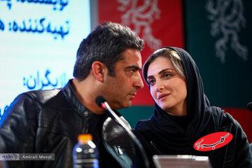 ببینید | منوچهر هادی در گفتگوی اختصاصی با خبرآنلاین: من از همه شما بیشتر به شرایط اعتراض دارم / ممکن است موشک بخورد به سر من!