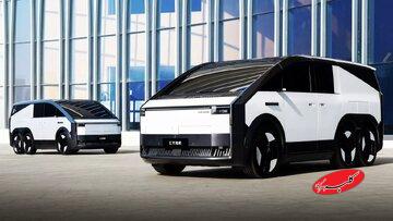 ناو هواپیمابر روی آسفالت