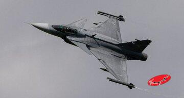 نصب سلاحی ارزان بر روی یک جنگنده گرانقیمت!