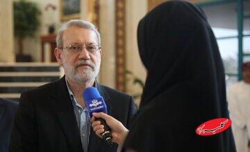 مصاحبه علی لاریجانی با صداوسیما بعد از دیدار با وزیرخارجه عمان/ دبیر خندان شعام در قاب تصویر + عکس