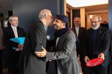 تصاویر تازه از دیدار و گفتگو لاریجانی با سخنگوی انصارالله یمن + عکس