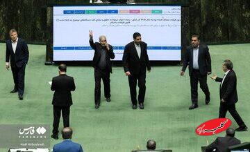 از گعده نمایندگان با محوریت عضو جبهه پایداری تا نمایش موافقت و مخالفت با نمایش اعداد دو و چهار /تصاویر دیدنی از حاشیههای جلسۀ بررسی لایحه بودجه
