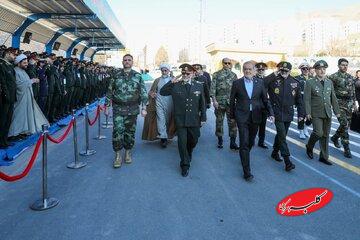 تصاویری خاص از پزشکیان در میان افسران پلیس + عکس