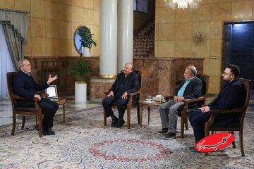 رمزگشایی از نشست پزشکیان با سه چهره سیاسی در تلویزیون/ مهم این است که این سه مجری نیستند و کسی از اتاق فرمان آنان را هدایت نمیکند