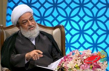 کارشناس صداوسیما در برنامه سمت خدا: مردم باید قدردان جمهوری اسلامی باشند/یک شب زندگی زیر سایه ولایت فقیه بهتر از هزار ماه زندگی زیر سایه حکومت کفر است