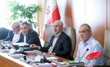 پزشکیان: در اجرای پروژههای جلوگیری از هدررفت انرژی حتی یک روز هم نباید تاخیر شود/بخش مهمی از چالشهای مالی با بهرهبرداری از گازهای مشعل قابل حل است