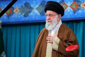 آخرین حضور رهبر شهید انقلاب اسلامی در حرم بنیان گذار انقلاب اسلامی + تصاویر