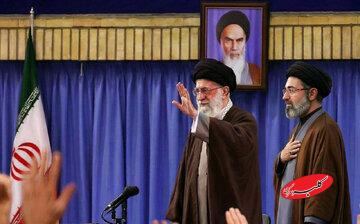 آیتالله سید مجتبی خامنهای در مناطق زلزله زده کرمانشاه + تصویر
