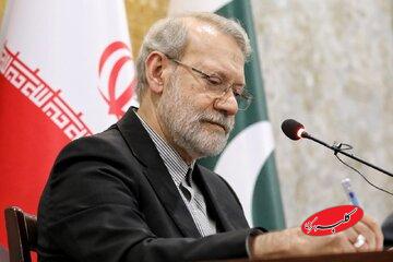 دستنوشته علی لاریجانی در آستانه مراسم تشییع شهدای ناوشکن دنا+ عکس