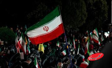 زنان، مردان و کودکان یزدی کفنپوش به خیابان آمدند+ تصویر