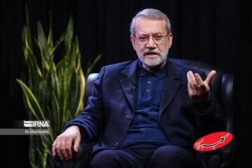 علی لاریجانی: ترامپ آدم عقب افتادهای است/ داریم از گردنه جنگ عبور میکنیم/ برخی کشورهای منطقه مثل دلالهای محبت شدهاند