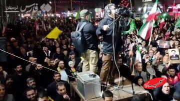 ببینید | درخواست هماهنگ خرمآبادیها: سید مجید نقطهزن، اینترنشنال را بزن!