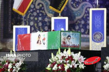 خاکسپاری پیکر وزیر اطلاعات و خانوادهاش در حرم امام رضا(ع)