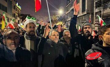 عضو هیات رییسه مجلس: امنیت امروز ما مدیون انگشتانی است که روی ماشه پدافند، قرار دارند