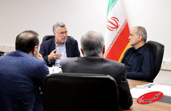 جلسه بررسی برنامههای تأمین دارو و تجهیزات پزشکی در سال 1405 برگزار شد
