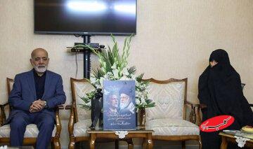 همسر شهید سردار شیرازی: او هرگز به دنبال مقام نبود/ همیشه میگفت ما در دفتر نظامی فرماندهی کل قوا خدمتگزار رهبری هستیم، نه صاحبمنصب