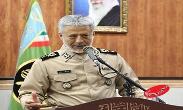 دریادار سیاری: در شرایط آتش بس میدان از جنگ سخت به جنگ نرم واگذار شده است/ میدان جنگ نرم را رها نخواهیم کرد/ در جنگ رمضان همهی نبردها جنگ سخت نبودند