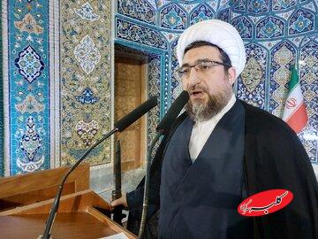 امام جمعه تبریز: اگر آمریکاییها شروط رهبری را بیکموکاست نپذیرند، آنها را با ذلت از منطقه خارج میکنیم/ دشمنان به دنبال سوءاستفاده از حجاب هستند