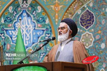 امام جمعه قم: دشمن به دنبال ایجاد اختلاف در جبهه داخلی است/ همه باید در مسیر ولایت حرکت کنند