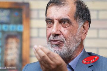 ببینید| باهنر: مسئله جنگ و صلح در قانون اساسی فقط به عهده رهبری است