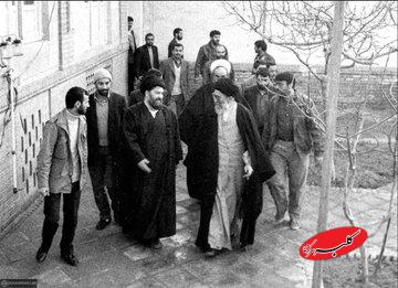 حضور رهبرشهید انقلاب در منزل امام (ره) در شهر قم