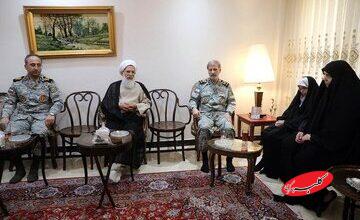 فرمانده کل ارتش در دیدار با خانواده شهید سپهبد باقری؛ دشمن فهمید که باید به ملت ایران و نظام جمهوری اسلامی، احترام بگذارد/ دشمن تصورات بسیار غلطی داشت