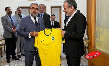 اهدای پیراهن برزیل و اروگوئه به عراقچی/ فوتبال چگونه به زبان مشترک دیپلماسی تبدیل میشود؟