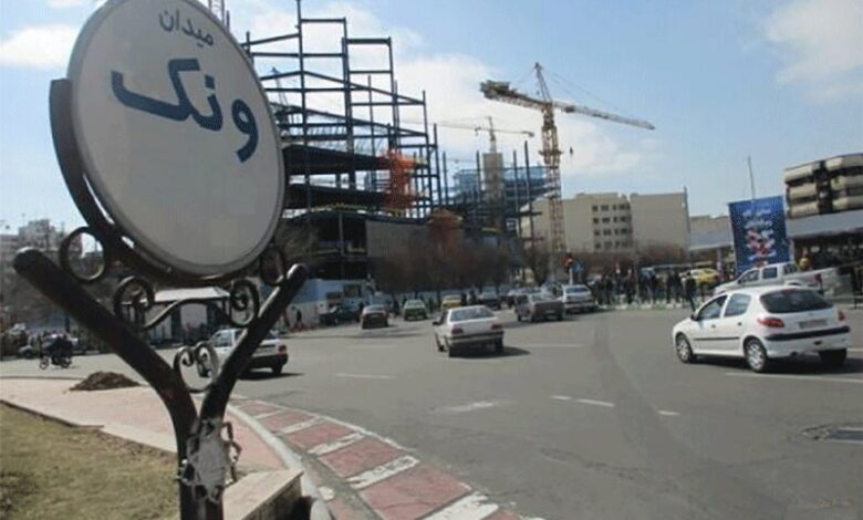 رونمایی از دیوارنگاره در میدان ونک