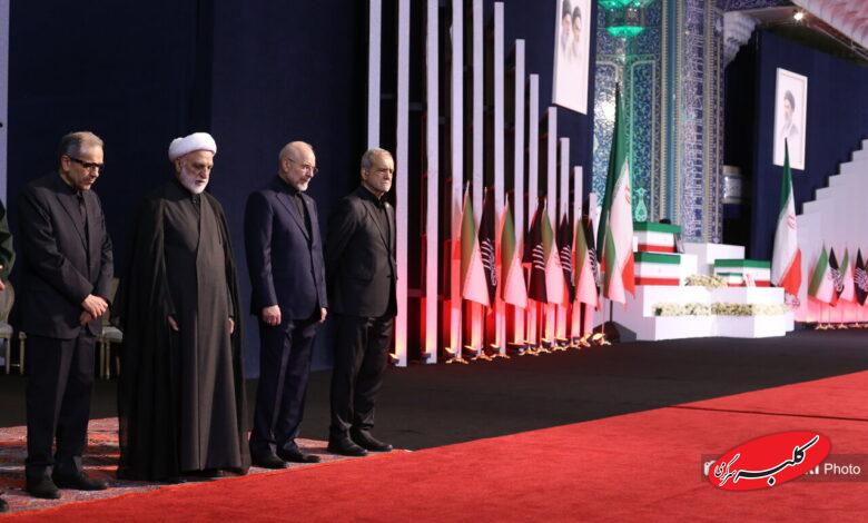 مراسم ادای احترام سران قوا و هیئت های رسمی کشورهای جهان بر پیکر رهبر شهید و خانواده شهید ایشان