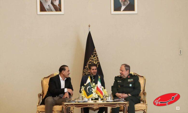 سرپرست وزارت دفاع و پشتیبانی نیروهای مسلح در دیدار با فرمانده ارتش پاکستان