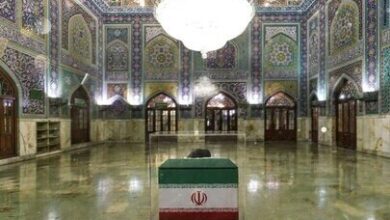 پیکر رهبر شهید در حرم رضوی