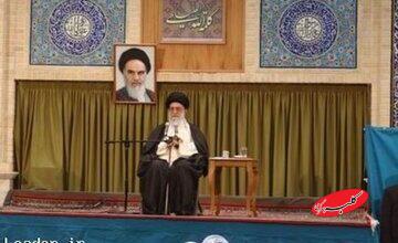 ۳۷ سال پیش؛ بیعت اقشار مختلف مردم با رهبر شهید؛ «خامنهای رهبر ماست؛ خط امام سنگر ماست»/ جهانگیری و پزشکیان در نماز جماعت پشت سر رهبر شهید