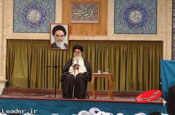 ۳۷ سال پیش؛ بیعت اقشار مختلف مردم با رهبر شهید؛ «خامنهای رهبر ماست؛ خط امام سنگر ماست»/ جهانگیری و پزشکیان در نماز جماعت پشت سر رهبر شهید