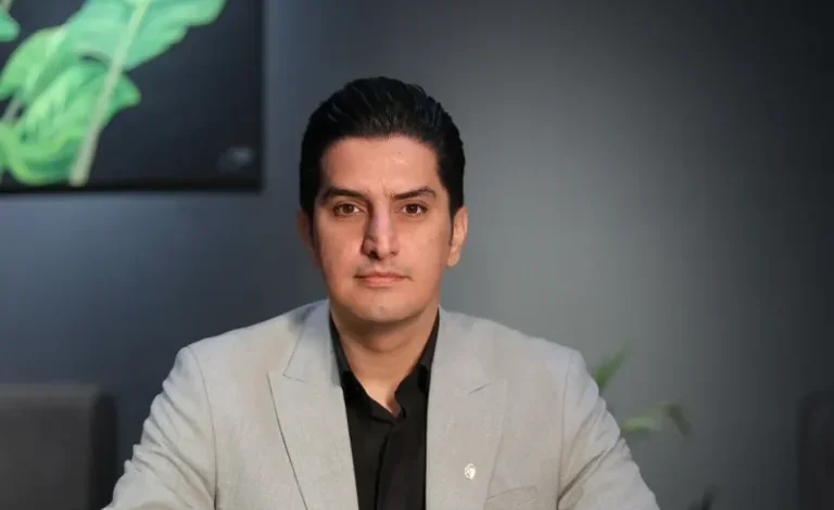 فریبرز حدادی وکیل زنان لرستانی