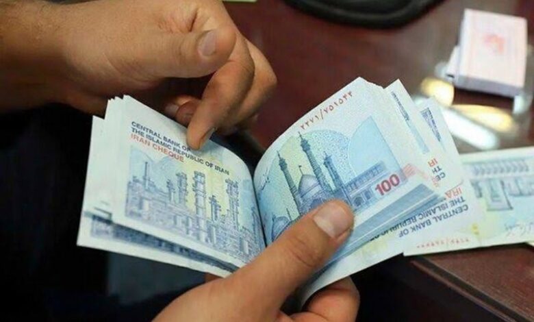 بهای پول در ایران چندین برابر جهان است/ جمعیت فقیر طی سه سال ۲ برابر شد