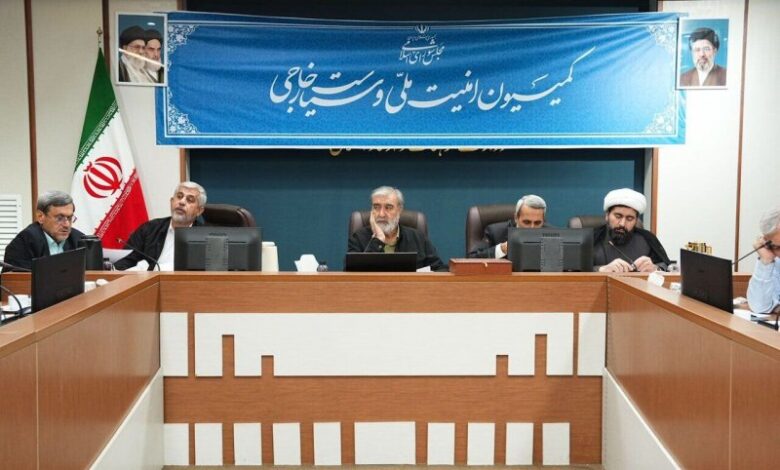 دریافت هزینه خدمات از کشتیهای عبوری از تنگه هرمز تصویب شد