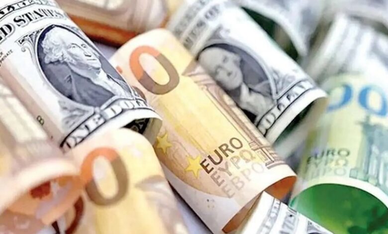 نگرانی از افزایش بدهیها؛ دلار در نزدیکی پایینترین سطح چند ماهه