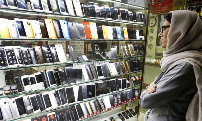 بحران قدرت خرید در بازار موبایل با افزایش قیمت دلار به 200 هزار تومان