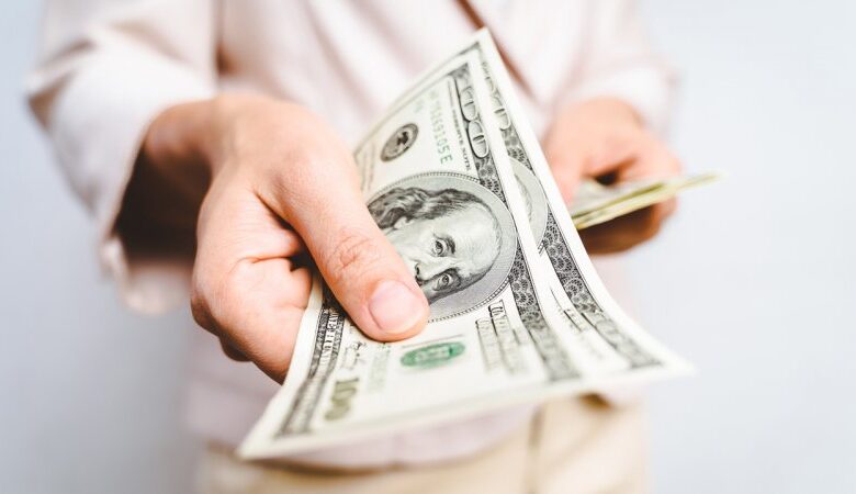 قیمت دلار به 208 هزار تومان رسید!