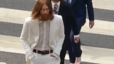 بازسازی عکس مشهور بیتلز روی خط عابر Abbey Road
