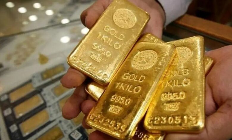 سرمایه گذاران طلا در انتظار خبر بزرگ؛ بازار به کدام سمت میرود؟