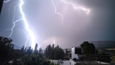 رعد و برق در آسمان